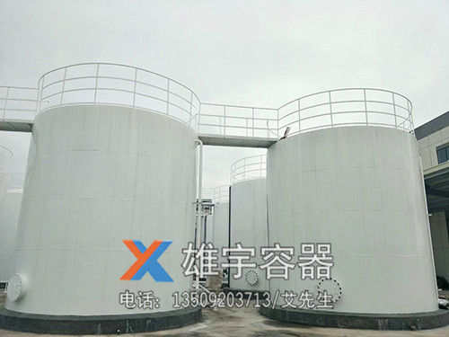 大（dà）型立式油罐