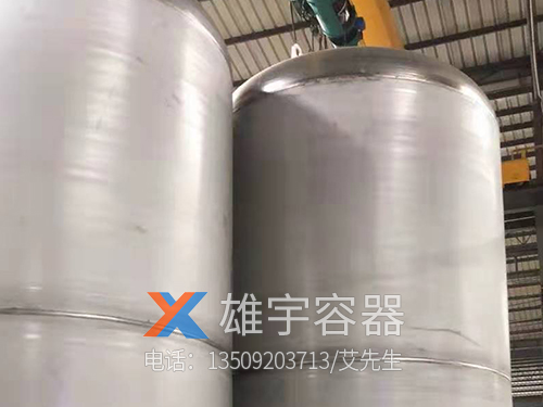 立式儲（chǔ）油罐